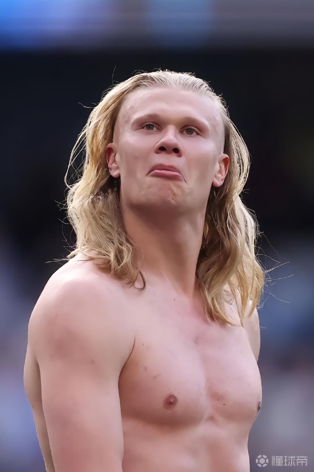 倾国倾城，哈兰德赛后半裸妖娆照片火爆网络